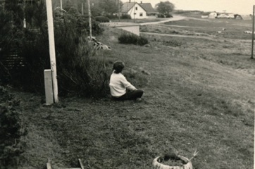 OVER STRANDEN 5 - Udsigt fra Pama til Skipperhuset og det offentlige toilet.jpg OVER STRANDEN 5 - Udsigt fra Pama til Skipperhuset og det offentlige toilet.jpg